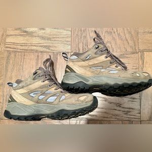 North Face women’s hiking boots. TNF Trail grip outdoors.  Light brown w blue